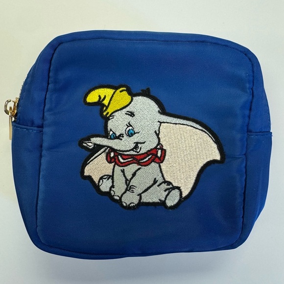 Disney Accessories - Medal Saver Pouch with Dumbo Patch